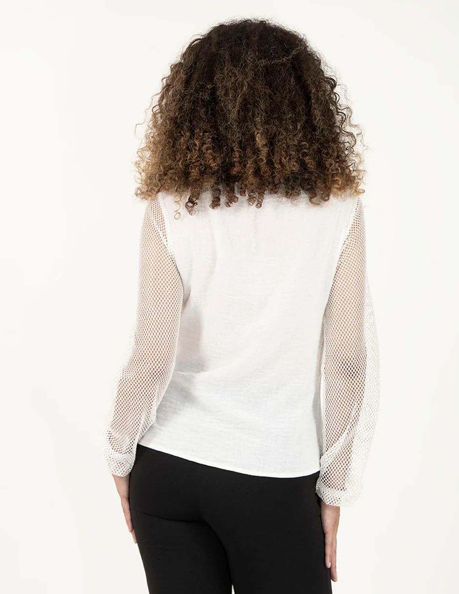Blusa escote asimétrico con mangas en contraste de red - Imagen 4