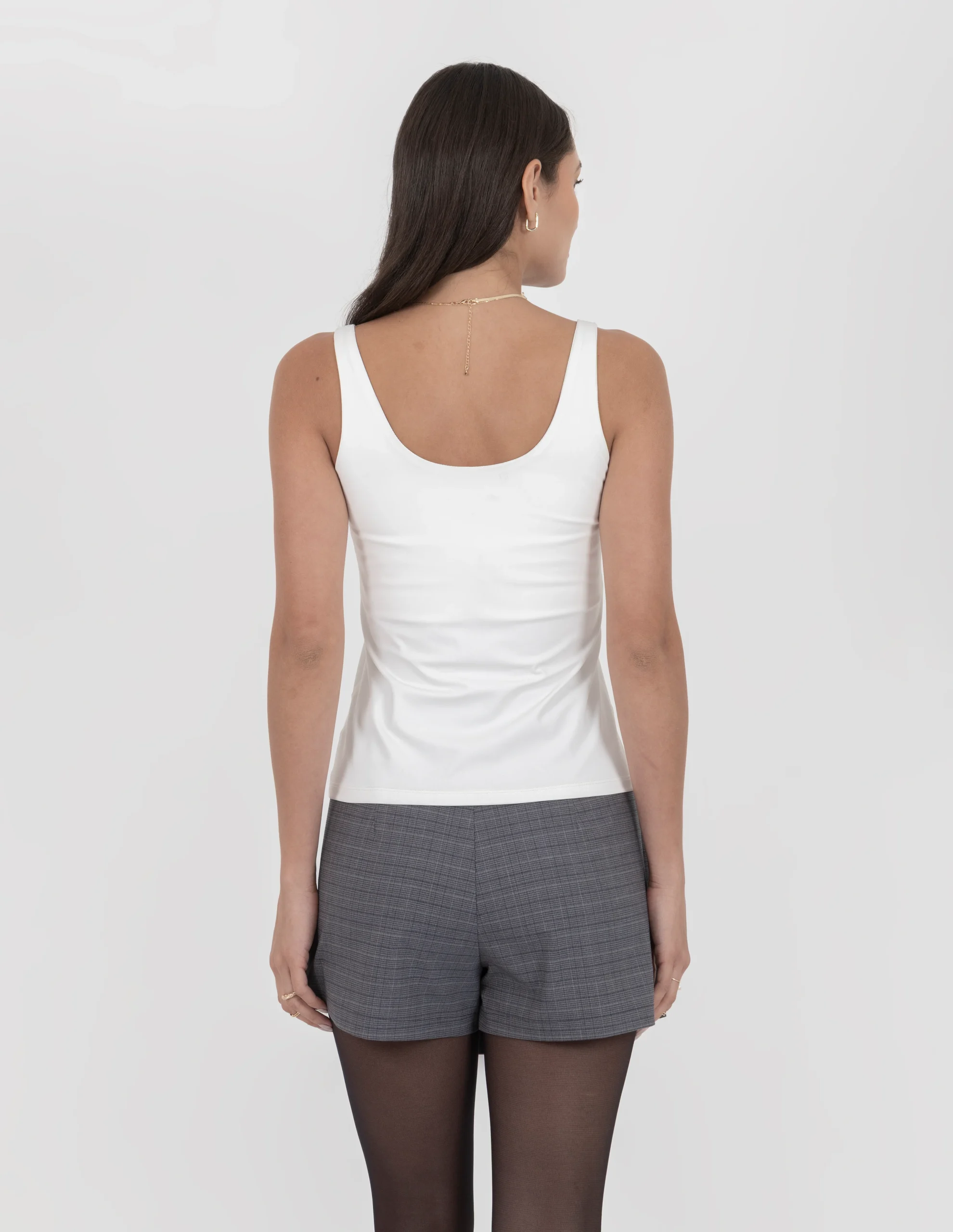 Blusa blanca básica sin mangas escote redondo - Imagen 3