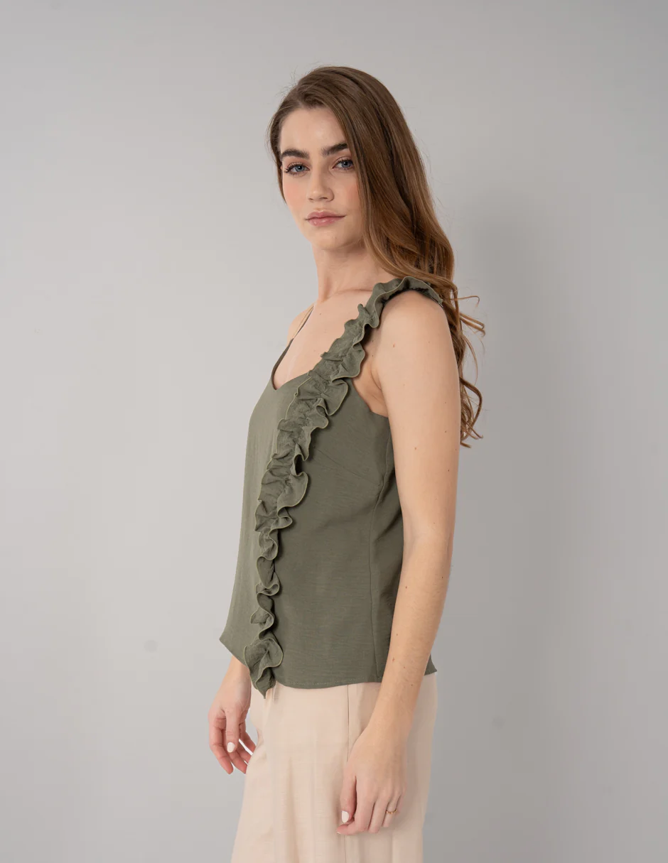 Blusa verde con detalle de escarola al costado - Imagen 5